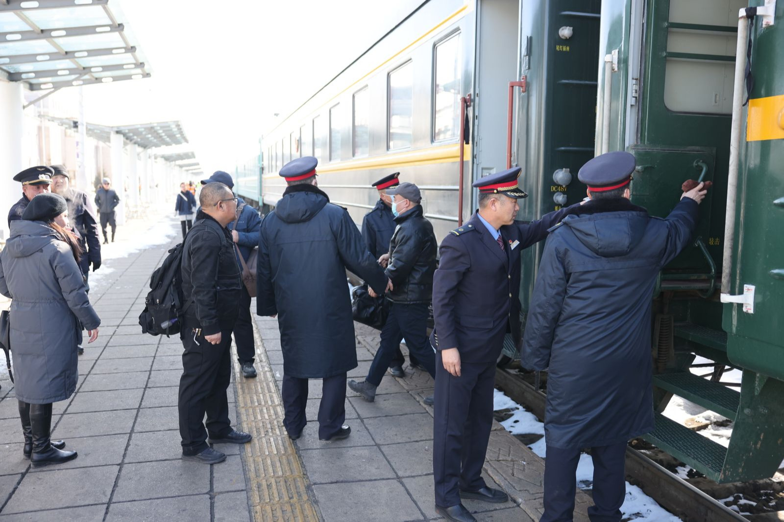 Хөх хот-Улаанбаатар чиглэлд зорчигчийн галт тэрэг аялахгүй